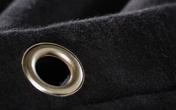 Schwer entflammbare Materialien